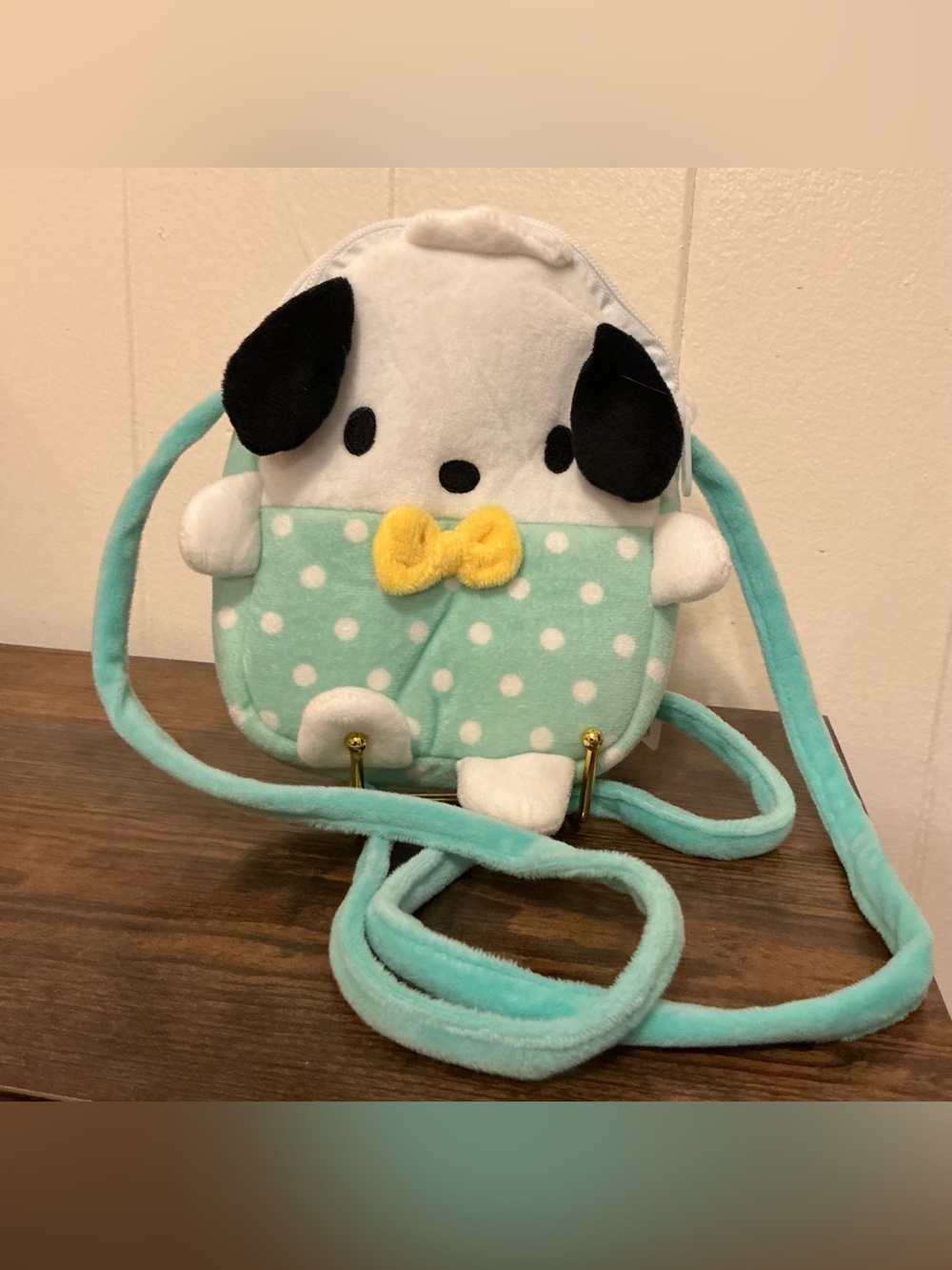 A Lightweight Korea Exclusive Sanrio Pochacco NWT Polka Dot Plush Crossbody Bag